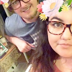 Meet your Posher, Adena